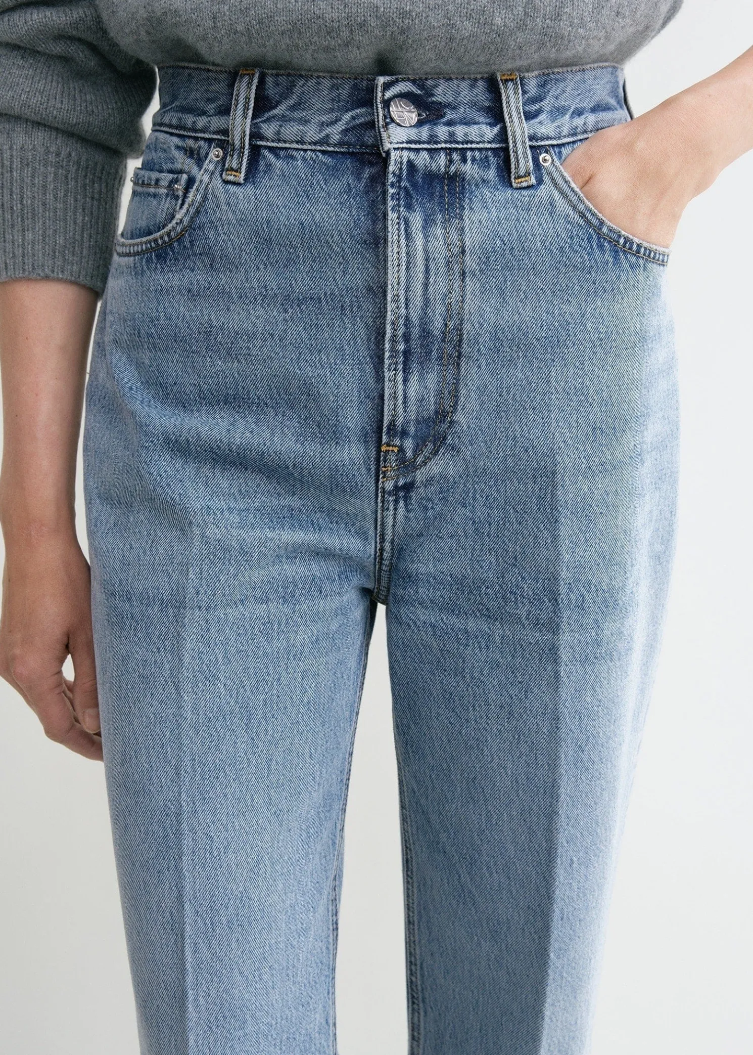 Tapered leg denim worn blue