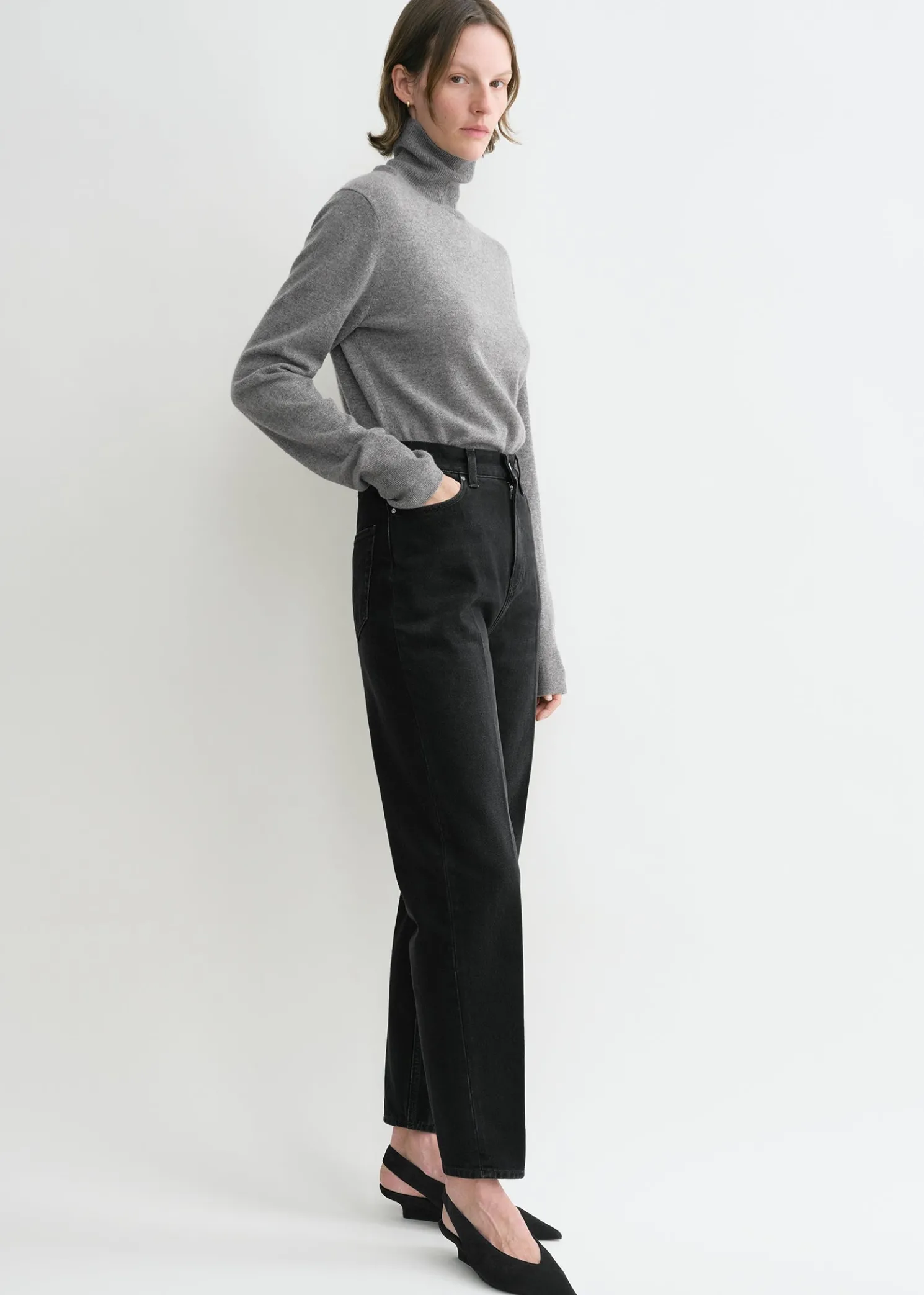 Tapered leg denim faded black