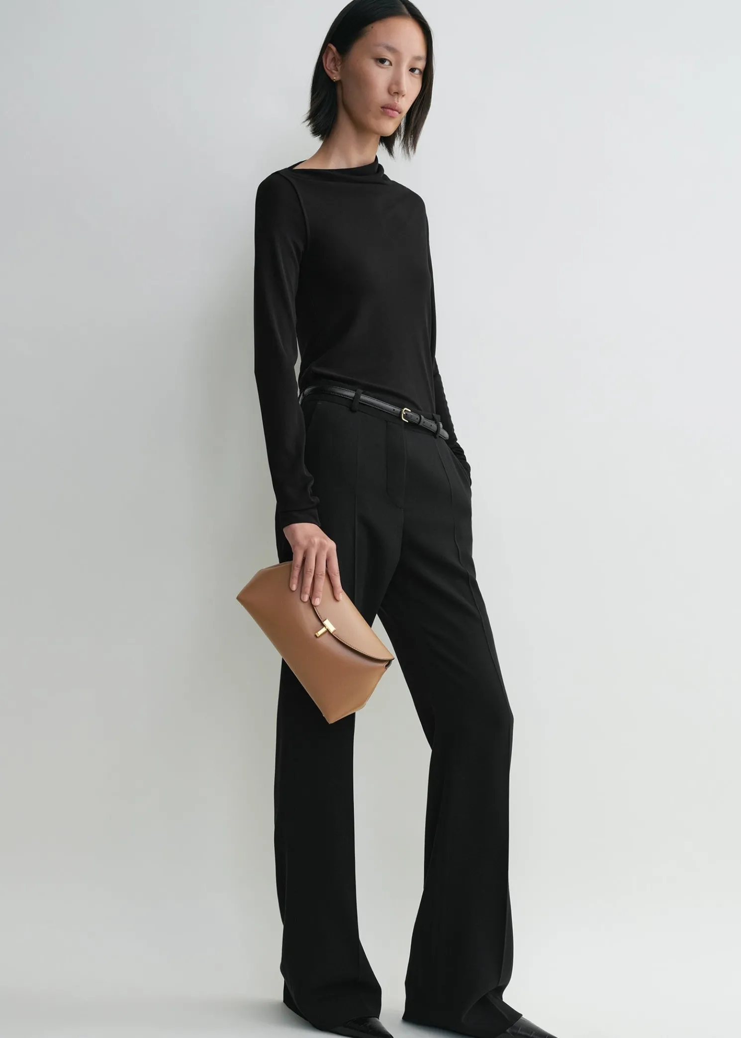 T-Lock leather clutch camel