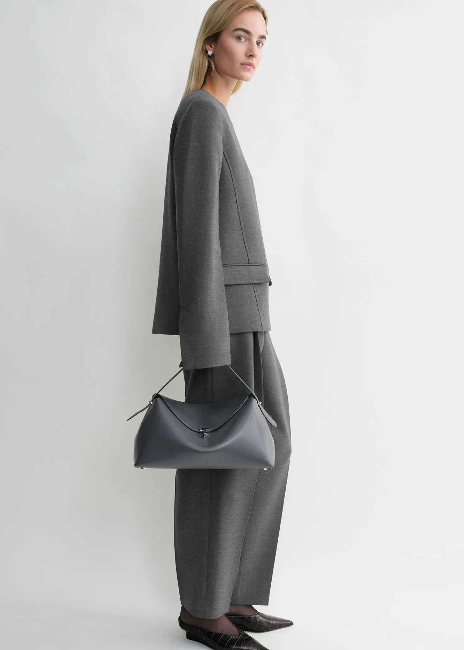 T-Lock leather top handle shark grey