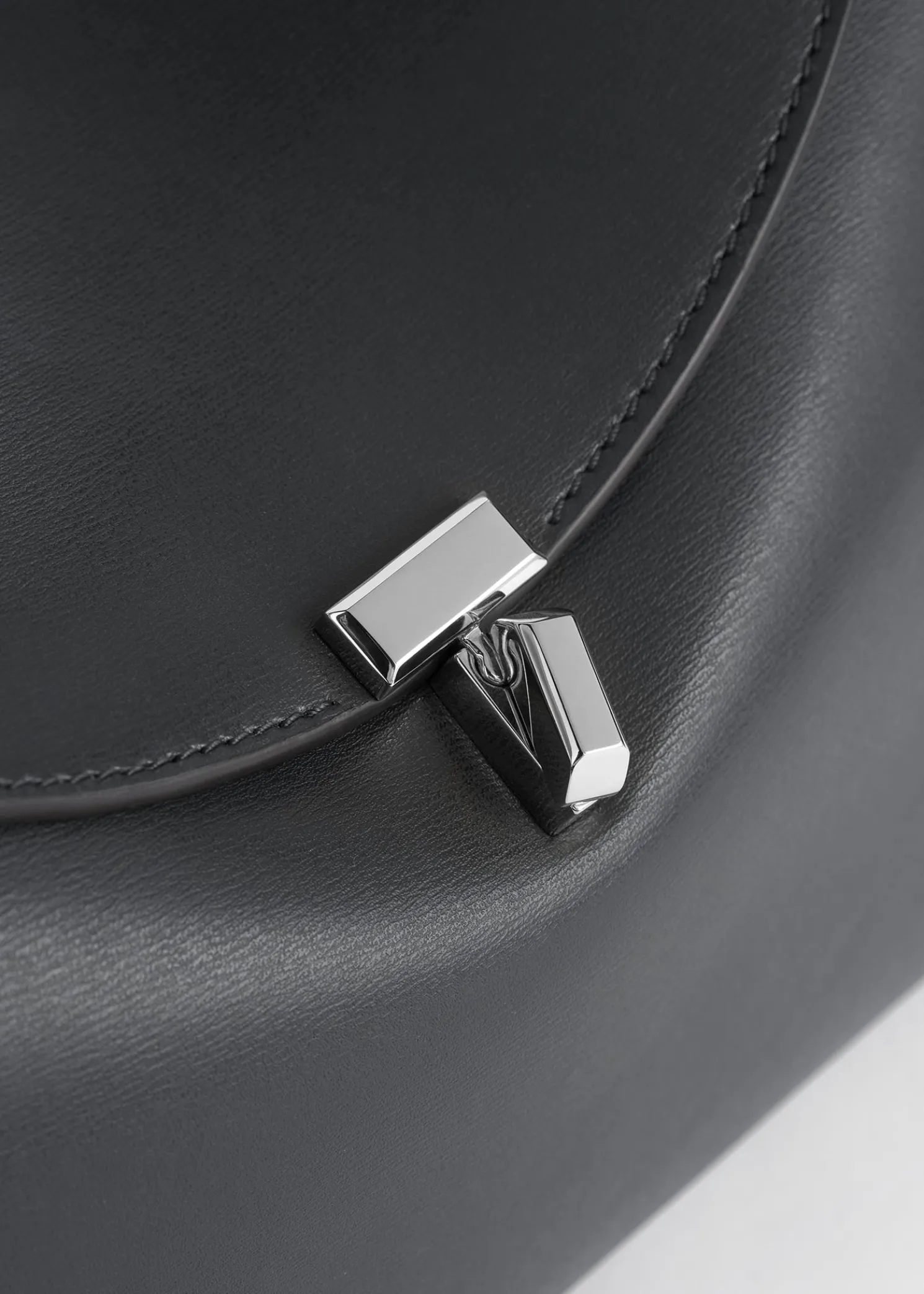 T-Lock leather top handle shark grey