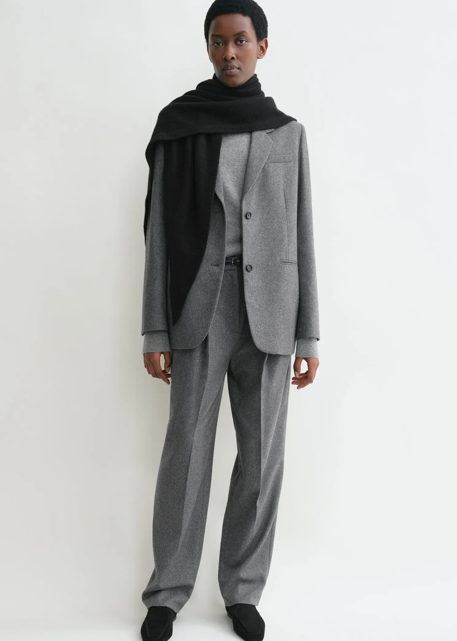 Triangle wool cashmere scarf black